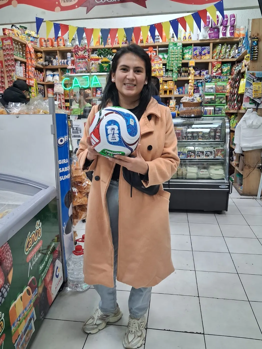 Cliente con material promocional Chocoramo